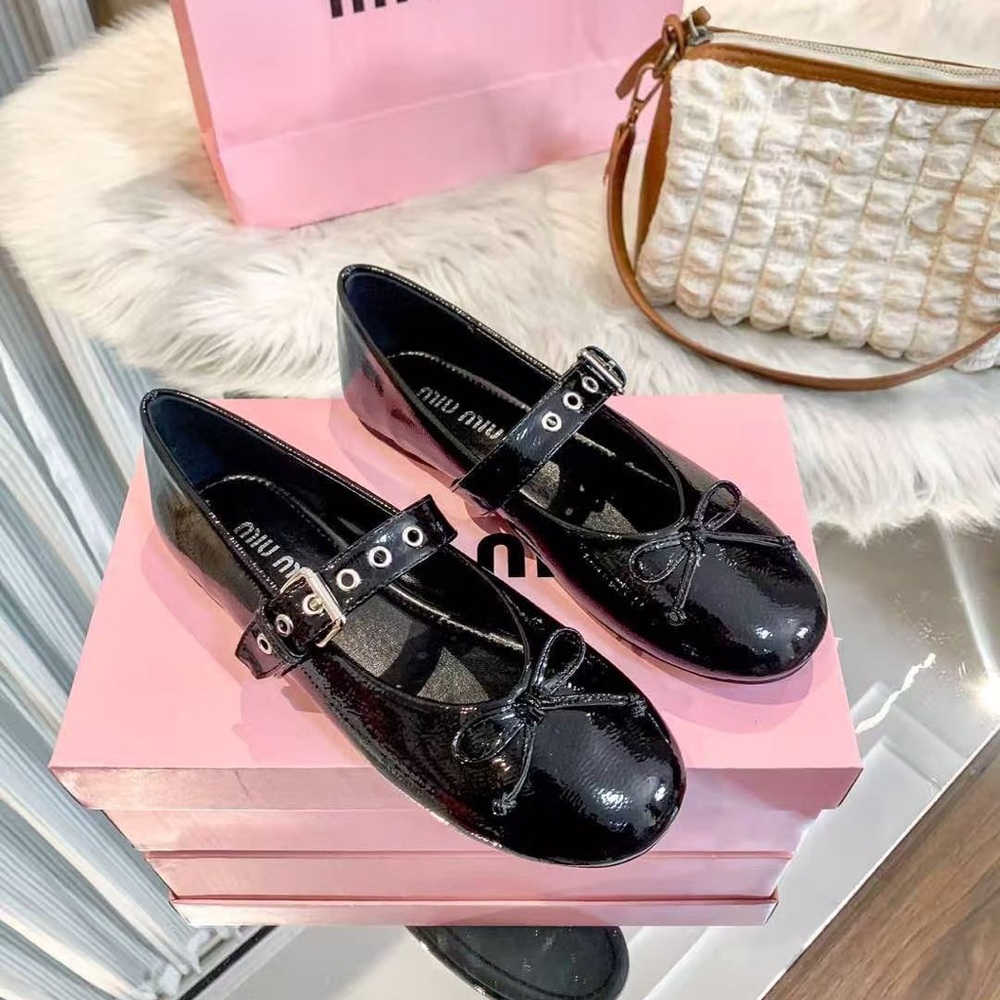 Miu Miu Black Patent Leather Mary Jane Flats Bow Detail Buckle Strap With Box